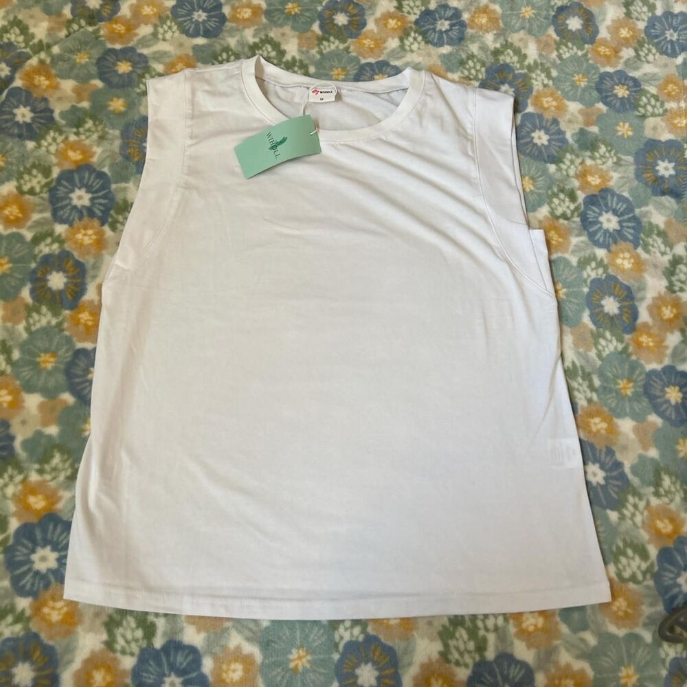 WIHOLL White sleeveless tank top women's medium nwt